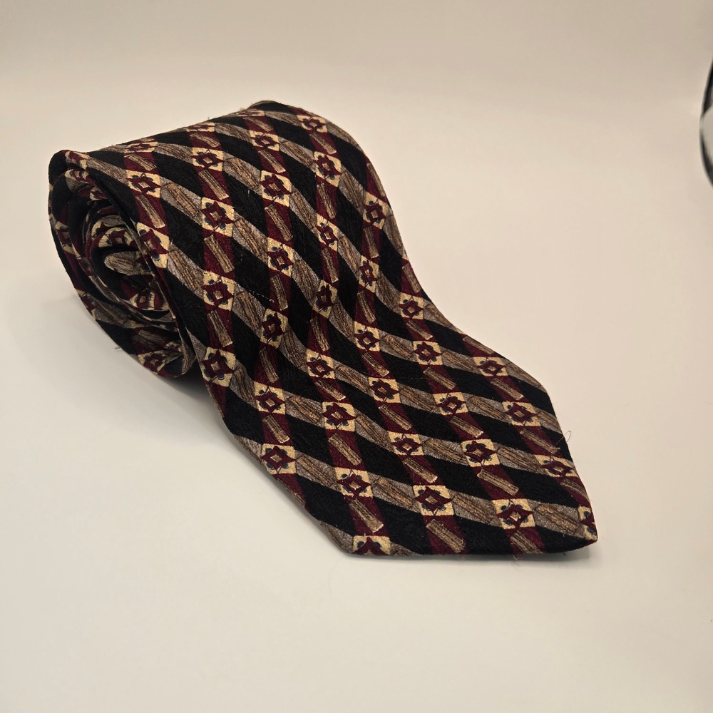 Todays Man Made in Italy pure Silk tie Burgandy black Geometric diamond (A1)